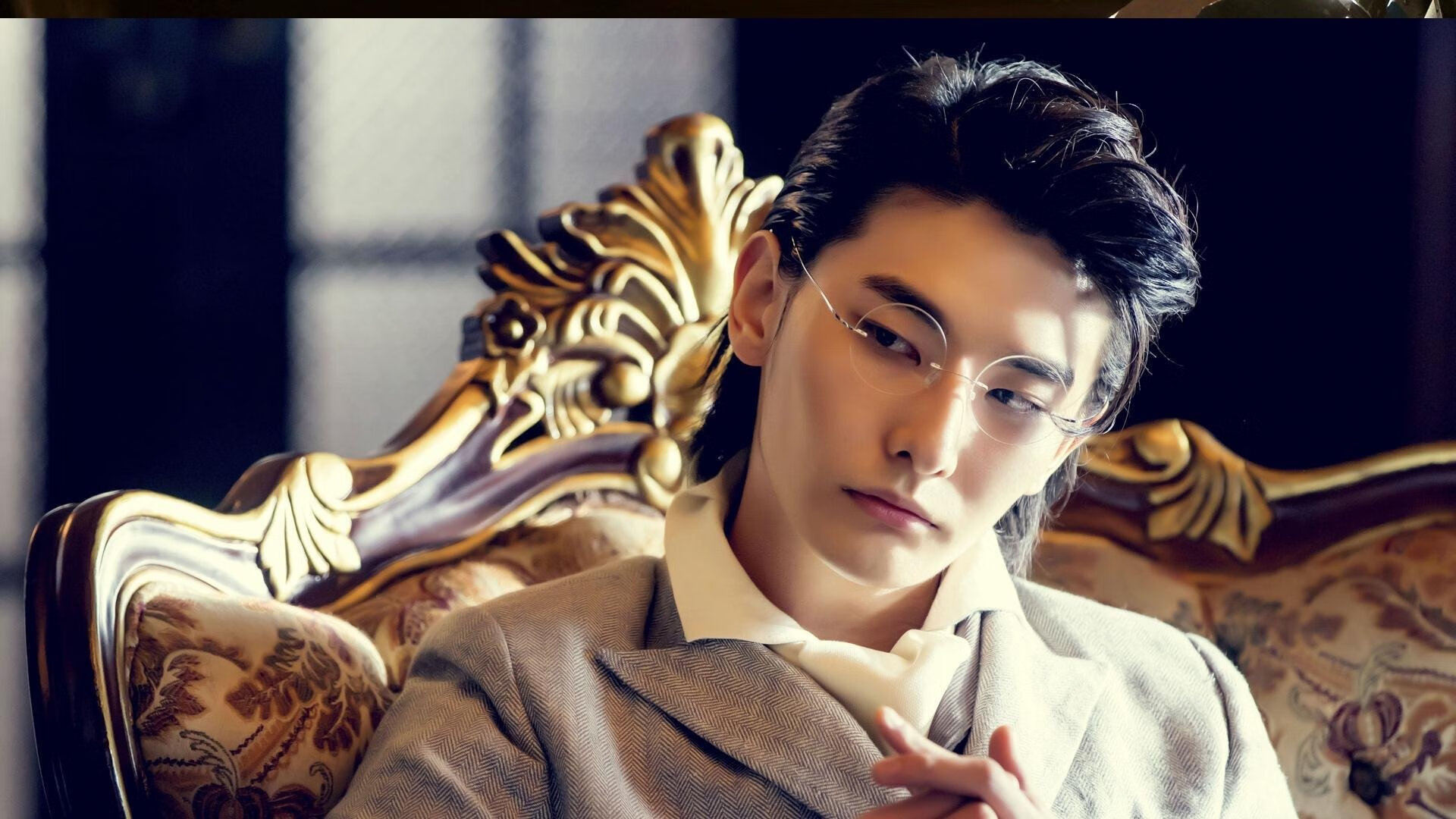 开云·体育官网-他的“钢铁防线”在与勇士的比赛中屡次锁死对方外围，助球队稳住局势！